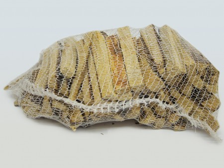 Anzündholz im Netzsack